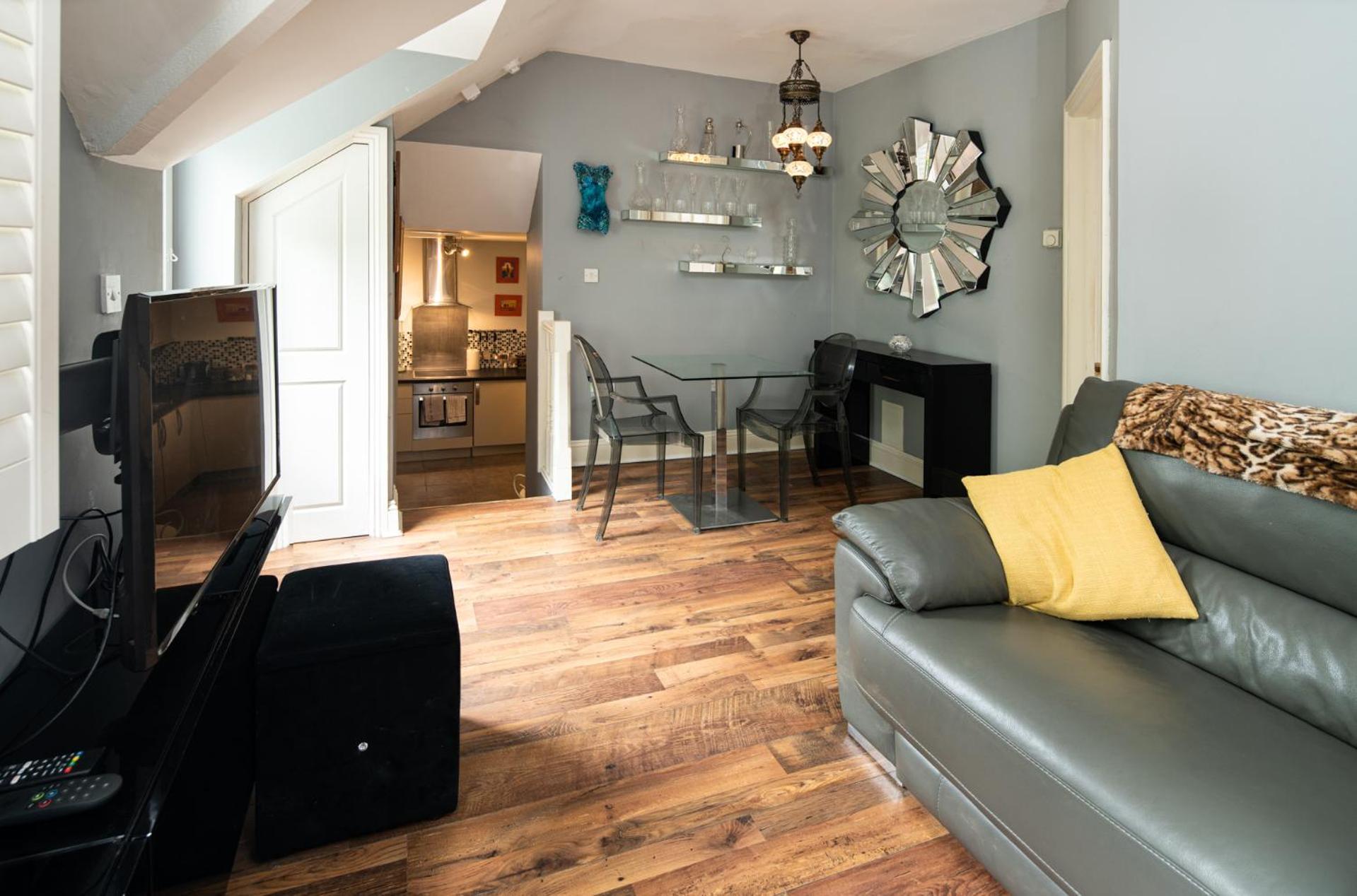 ליים ריג'יס Westwood Guest House מראה חיצוני תמונה
