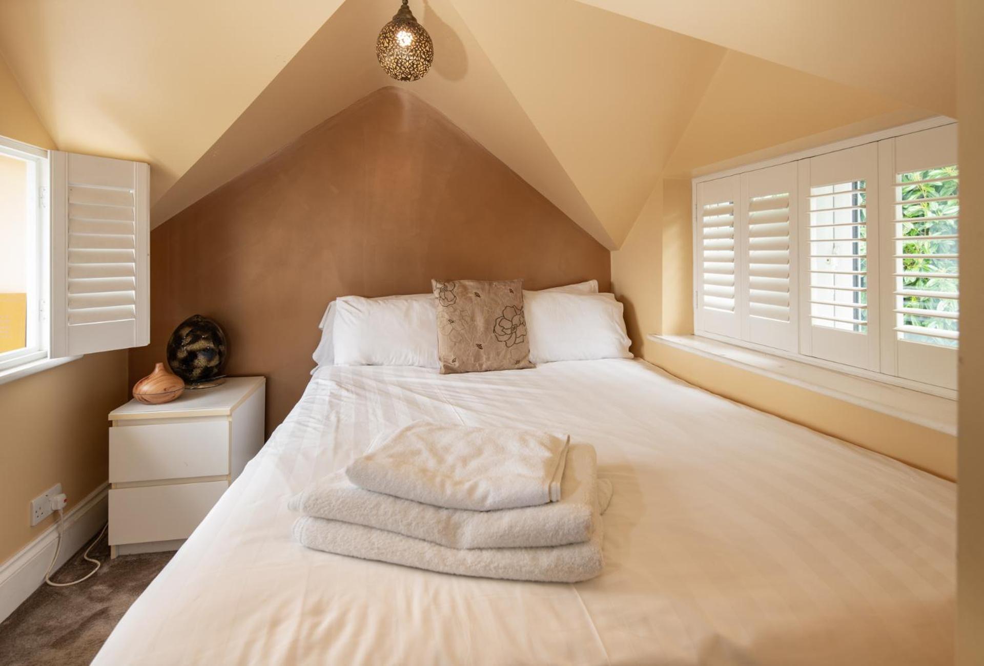 ליים ריג'יס Westwood Guest House מראה חיצוני תמונה